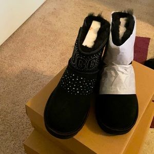 Ugg Boot black with rhinestone size 7